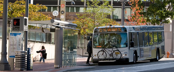 Recoger a los pasajeros de autobús