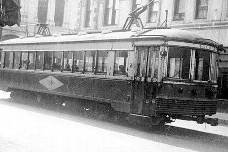 Photo of old Portland Traction streetcar