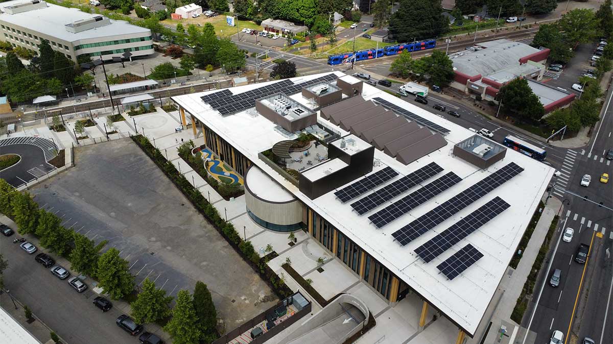 Foto aérea de la biblioteca terminada mirando hacia el noreste